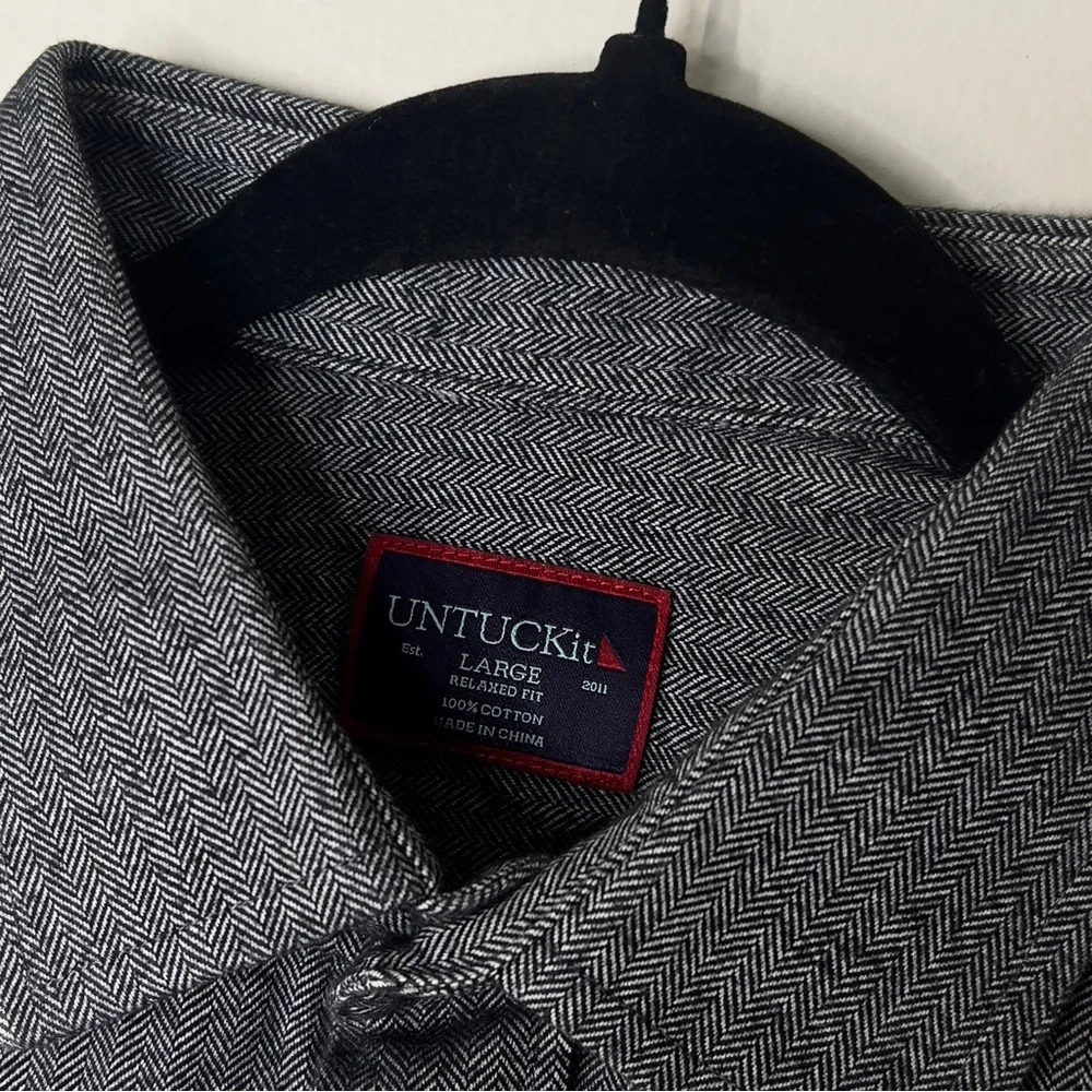 UNTUCKit Mens Size Large Charcoal Gray Casual Button-Down Collared Shirt